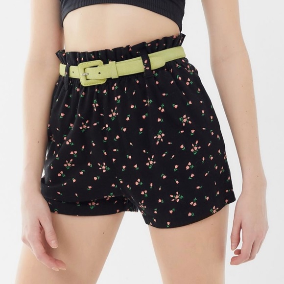 Black floral Urban Outfitters XS Pull on shorts - Picture 1 of 4